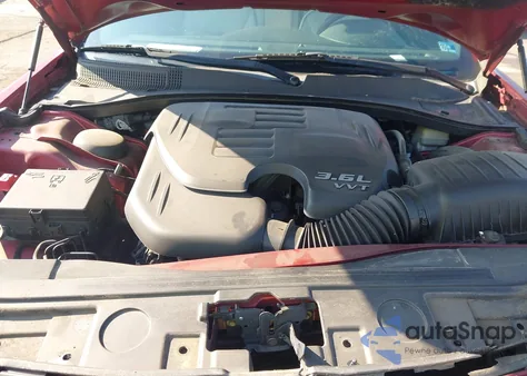 2013 Chrysler 300 Motown из США, поврежденный, VIN 2C3CCAAG5DH745855